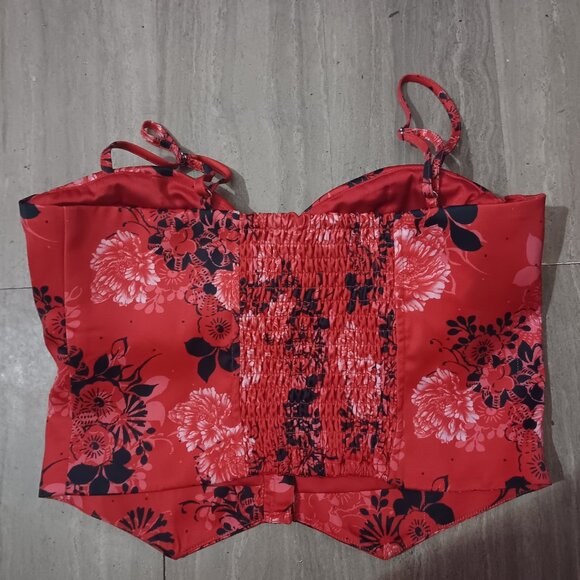 Women Guess top - Picture 2 of 3